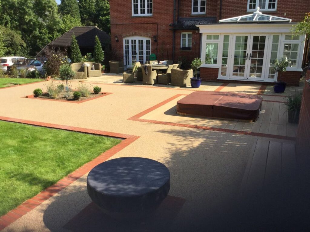 This is a photo of a resin patio installed in Leeds by Leeds Resin Driveways
