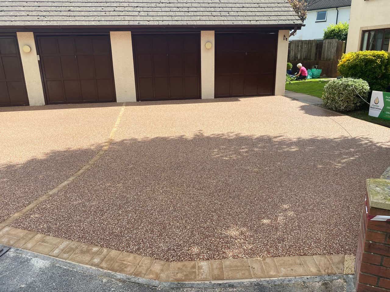 This is a photo of a resin driveway installed in Leeds by Leeds Resin Driveways