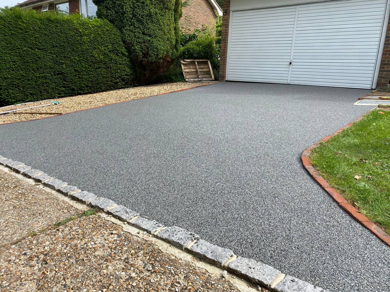 This is a photo of a resin driveway installed in Leeds by Leeds Resin Driveways